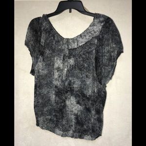 Women’s gray short-sleeved top